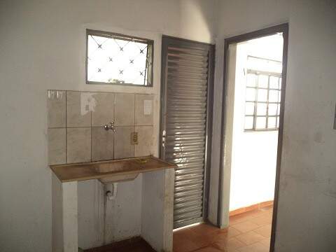 Casa para alugar, 1 quarto em Uberlândia no bairro Nossa Senhora Aparecida no valor de R$ 800,00 - Rotina Imobiliária: 0531454d.jpg