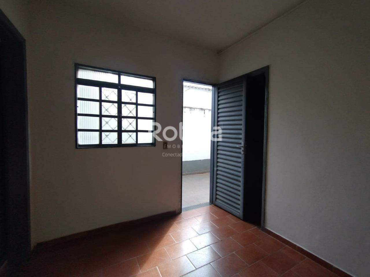 Casa para alugar, 1 quarto em Uberlândia no bairro Nossa Senhora Aparecida no valor de R$ 800,00 - Rotina Imobiliária: 