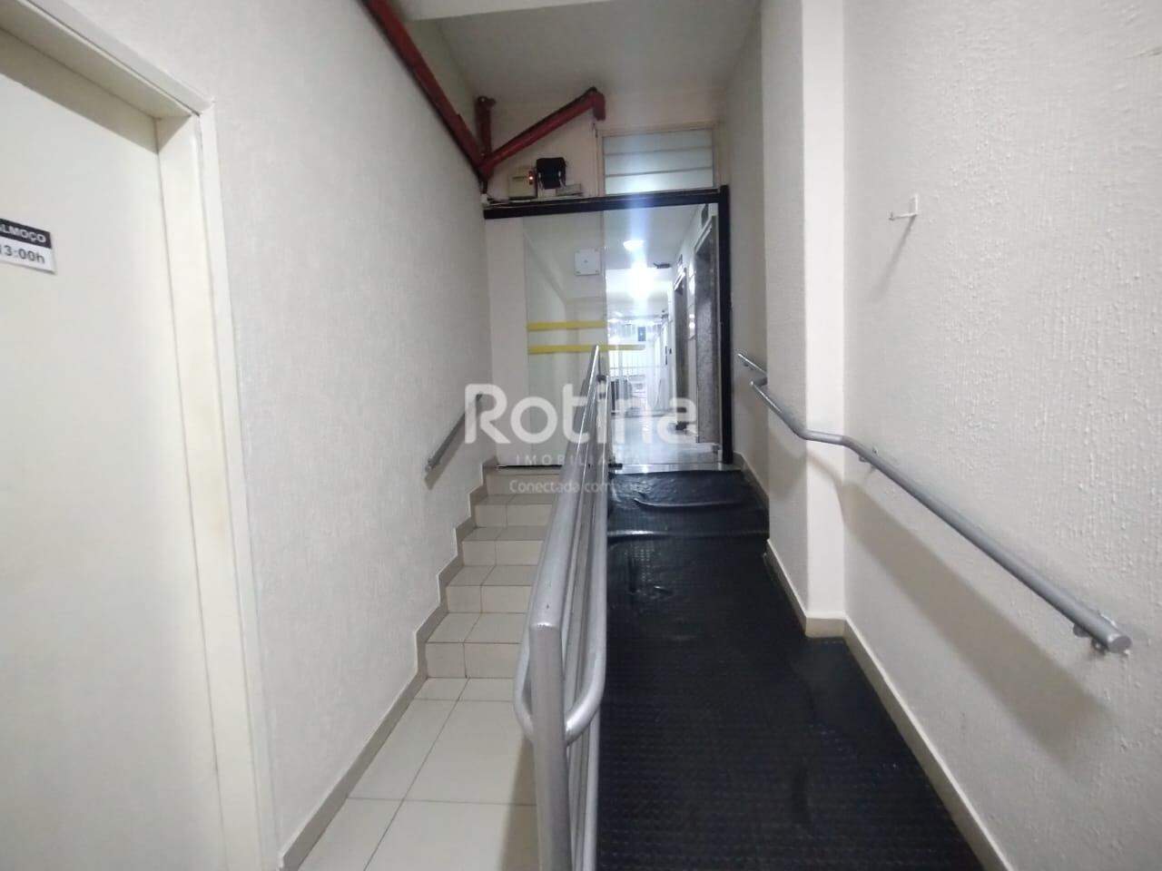 Apartamento para alugar, 3 quartos em Uberlândia no bairro Centro no valor de R$ 1.200,00 - Rotina Imobiliária: 