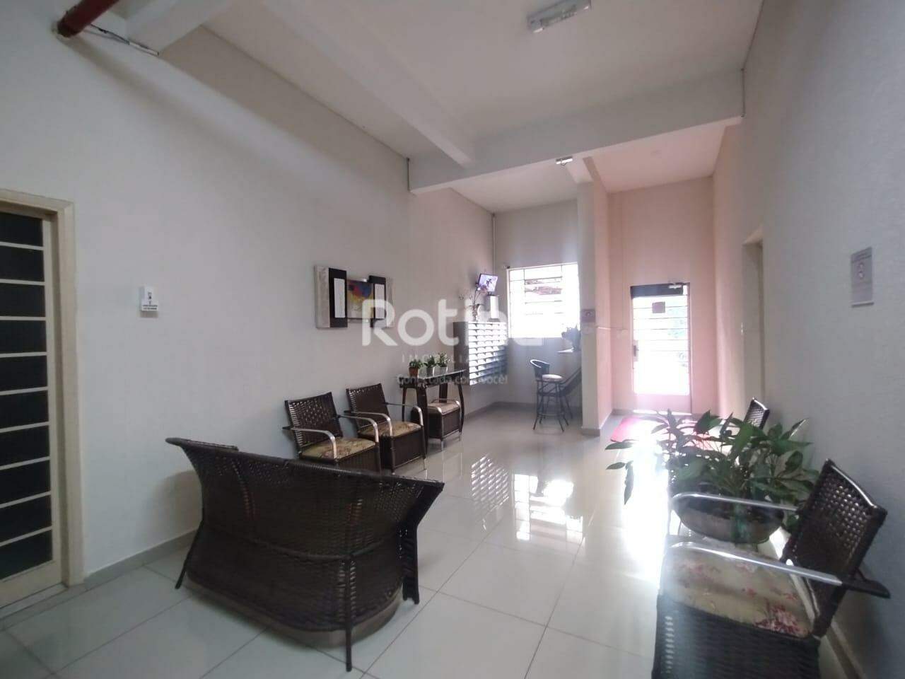 Apartamento para alugar, 3 quartos em Uberlândia no bairro Centro no valor de R$ 1.200,00 - Rotina Imobiliária: 