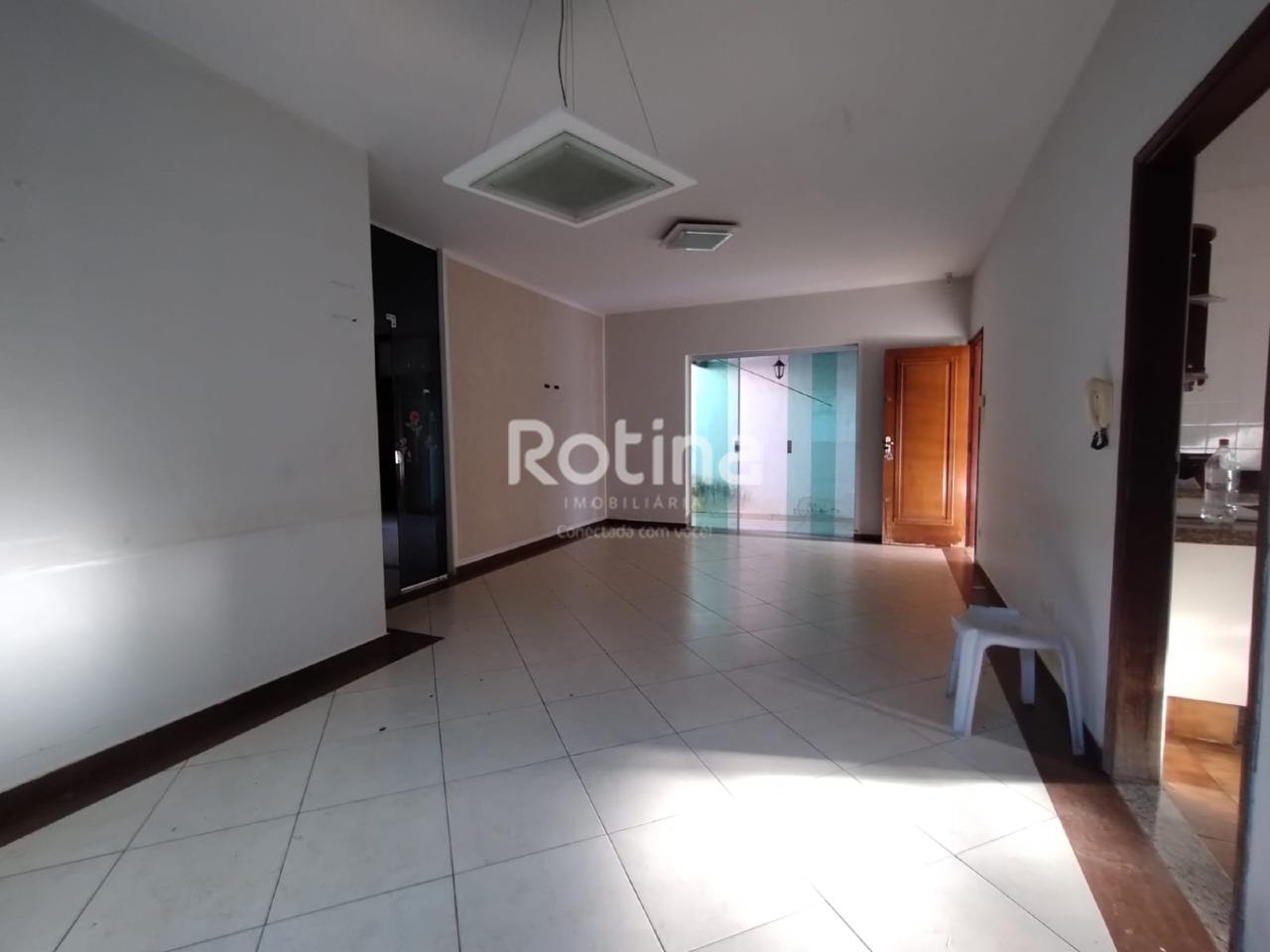 Casa para alugar, 3 quartos em Uberlândia no bairro Umuarama no valor de R$ 3.500,00 - Rotina Imobiliária: 