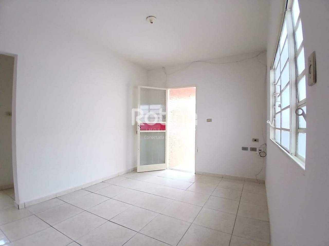 Casa para alugar, 2 quartos em Uberlândia no bairro Brasil no valor de R$ 1.600,00 - Rotina Imobiliária: 