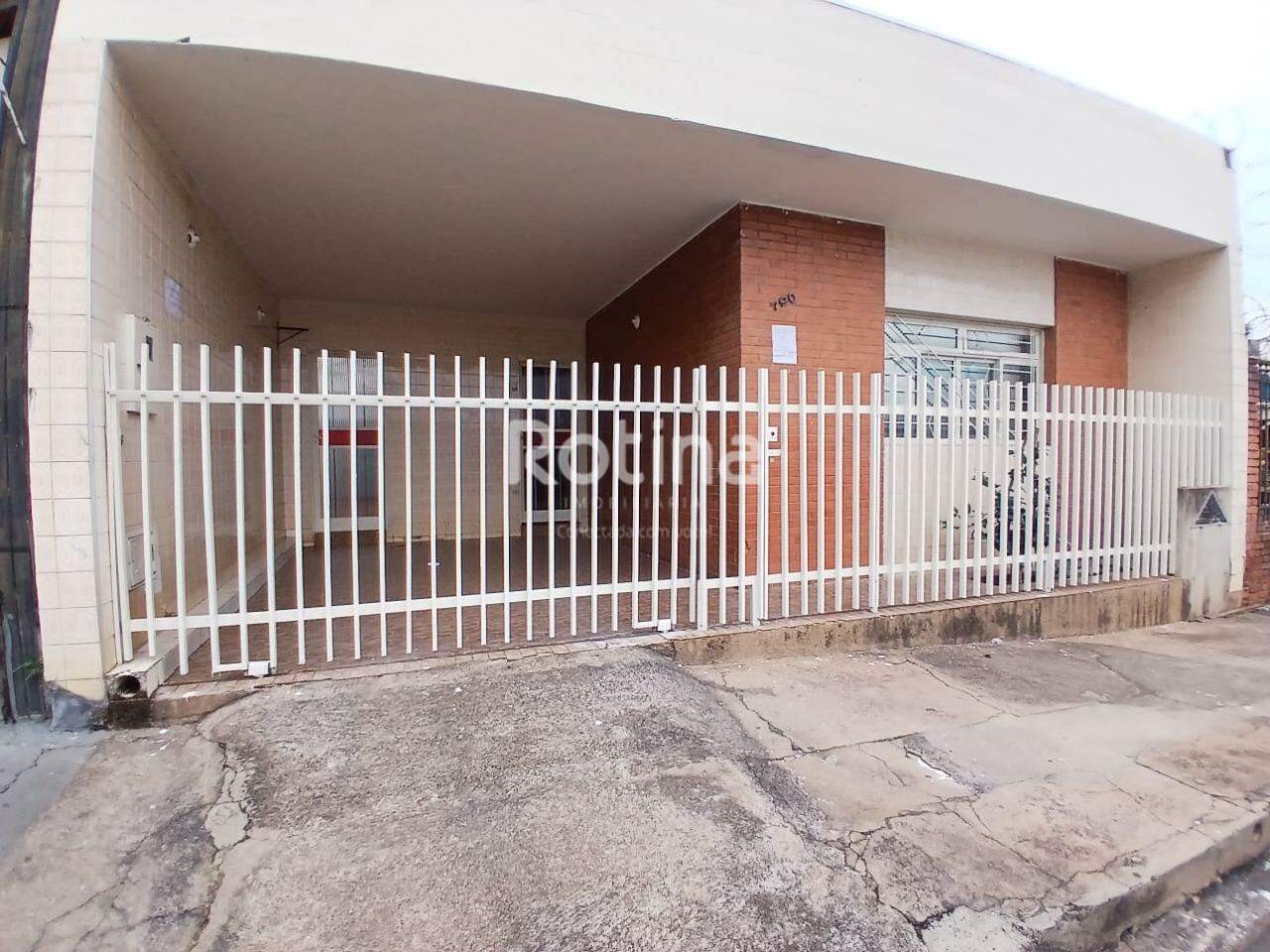 Casa para alugar, 2 quartos em Uberlândia no bairro Brasil no valor de R$ 1.600,00 - Rotina Imobiliária: 