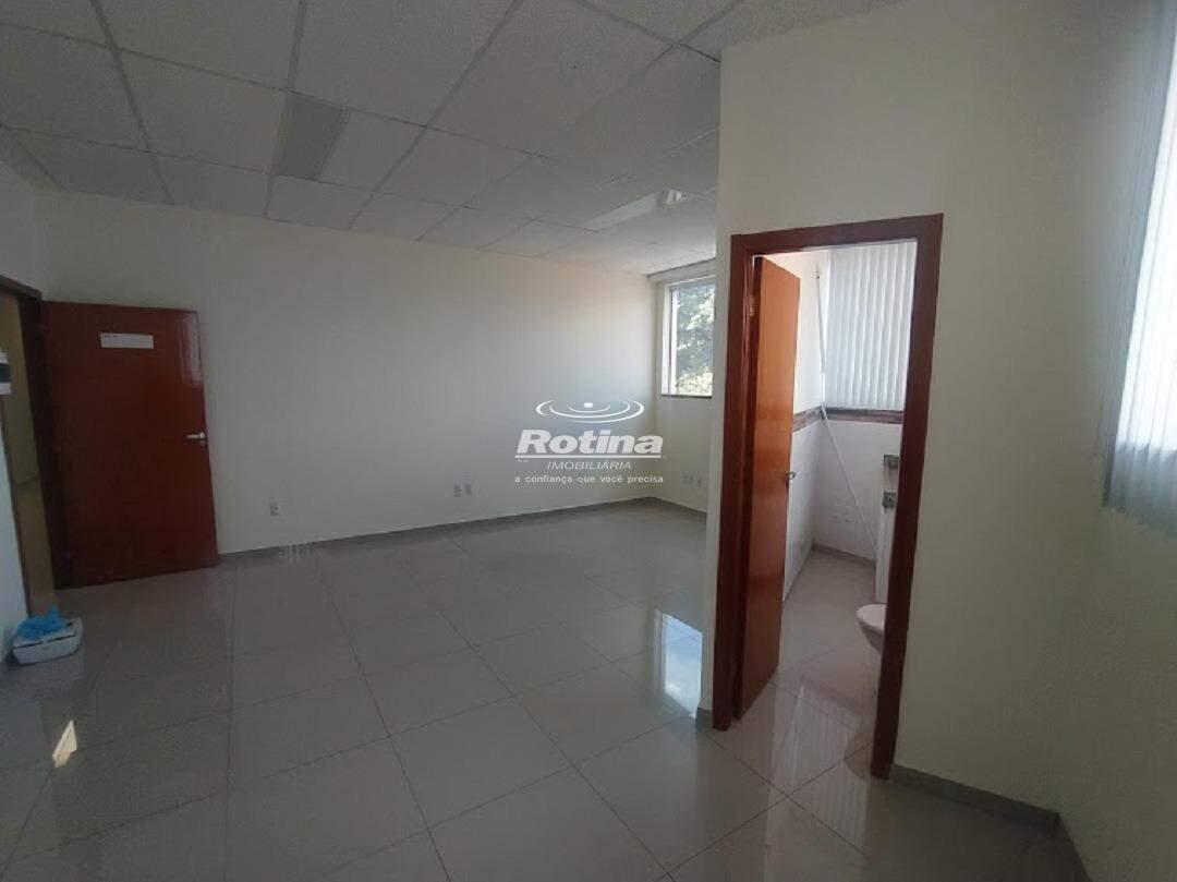 Sala para alugar, em Uberlândia no bairro Saraiva no valor de R$ 1.300,00 - Rotina Imobiliária: 