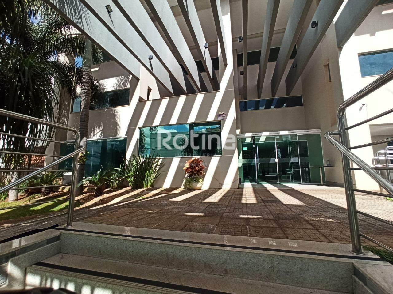 Apartamento para alugar, 2 quartos em Uberlândia no bairro Cazeca no valor de R$ 2.600,00 - Rotina Imobiliária: 