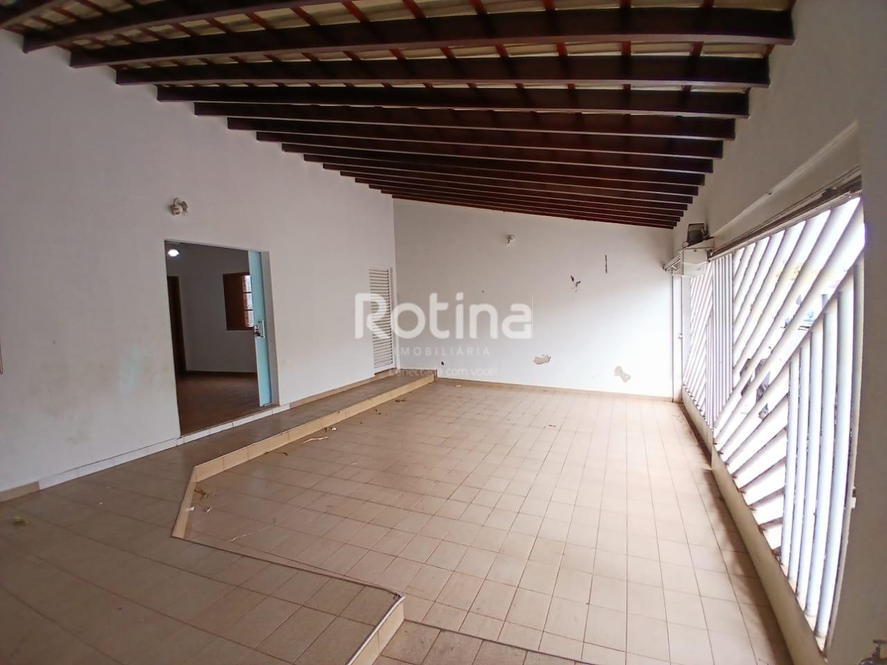 Casa para alugar, 3 quartos em Uberlândia no bairro Martins no valor de R$ 2.900,00 - Rotina Imobiliária: 