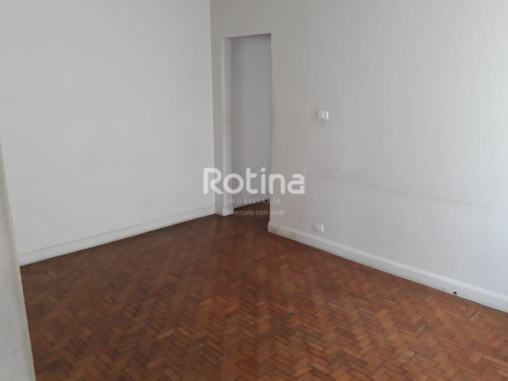 Apartamento para alugar, 2 quartos em Uberlândia no bairro Centro no valor de R$ 800,00 - Rotina Imobiliária: 