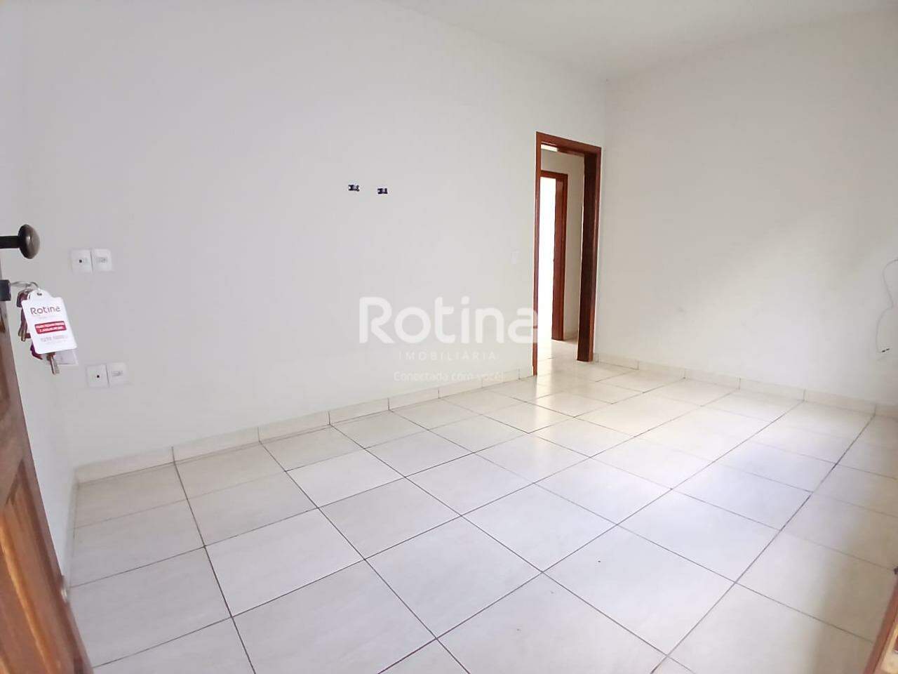 Casa para alugar, 3 quartos em Uberlândia no bairro Jardim Brasília no valor de R$ 2.100,00 - Rotina Imobiliária: 