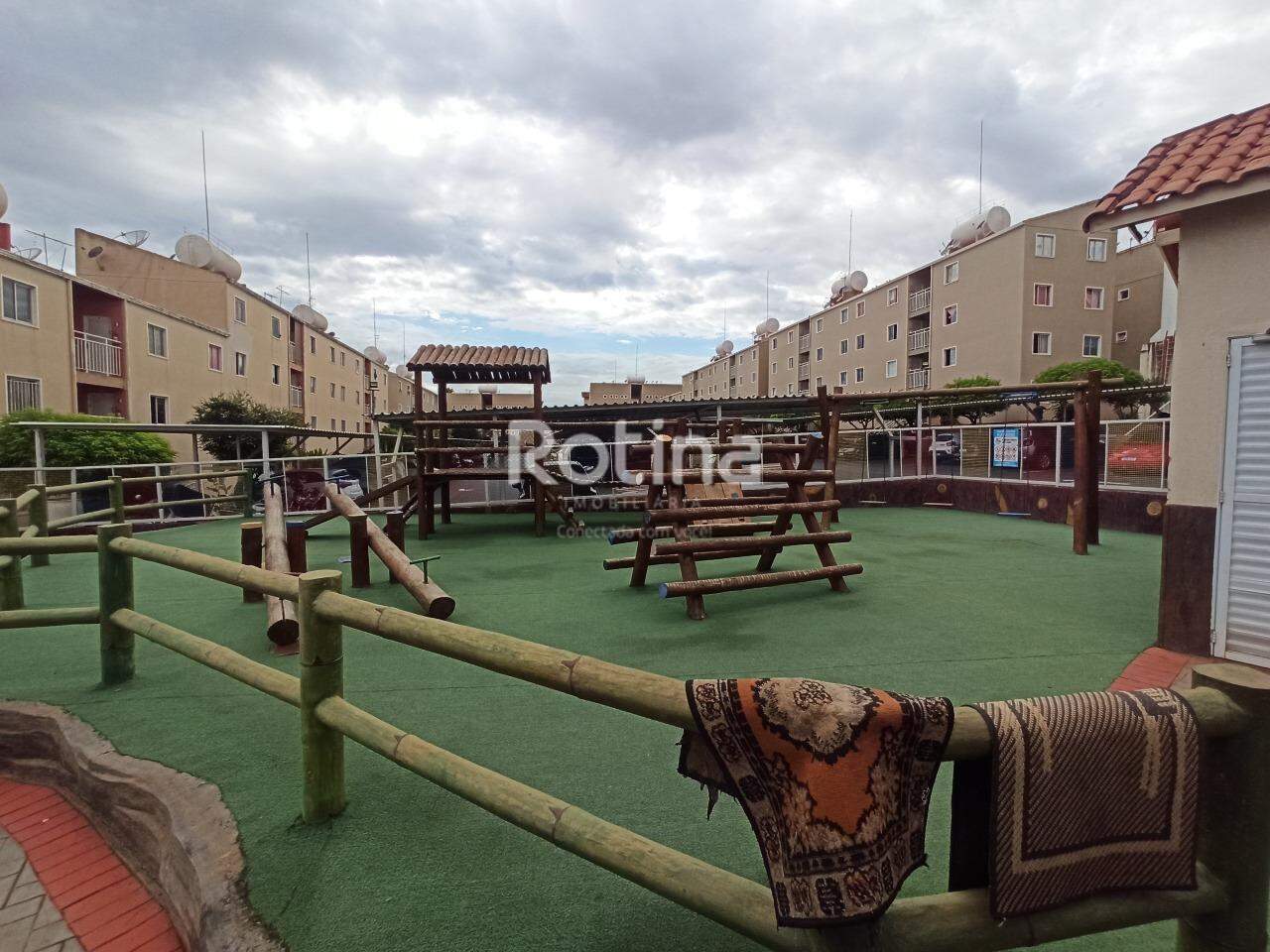 Apartamento para alugar, 2 quartos em Uberlândia no bairro Chacaras Tubalina e Quartel no valor de R$ 1.100,00 - Rotina Imobiliária: 