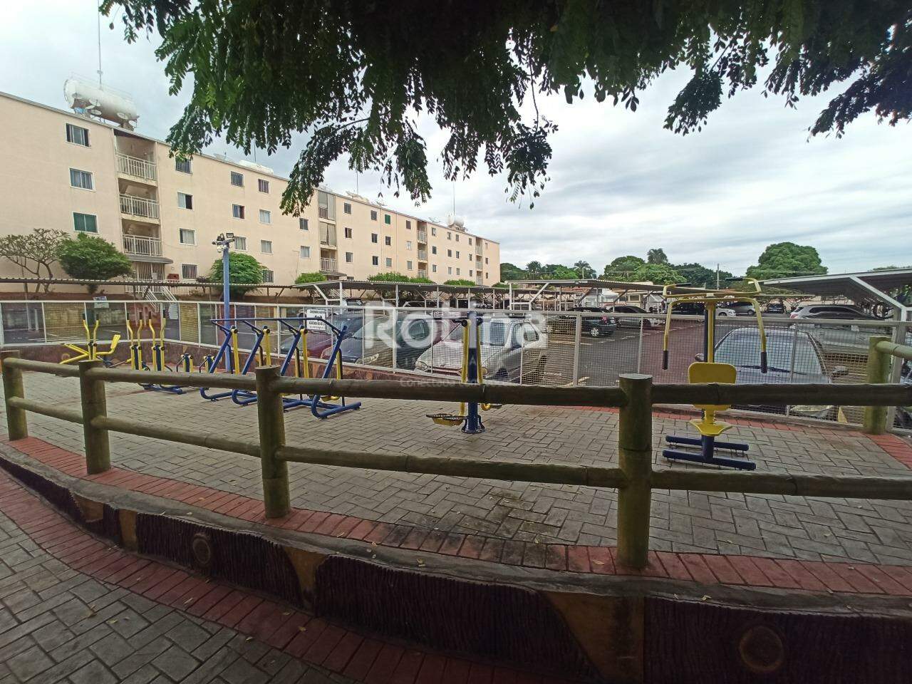 Apartamento para alugar, 2 quartos em Uberlândia no bairro Chacaras Tubalina e Quartel no valor de R$ 1.100,00 - Rotina Imobiliária: 
