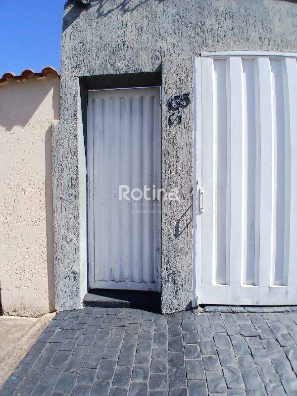 Casa para alugar, 2 quartos em Uberlândia no bairro Presidente Roosevelt no valor de R$ 1.000,00 - Rotina Imobiliária: 
