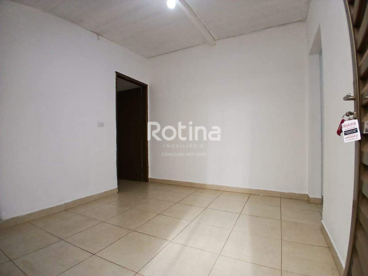 Casa para alugar, 2 quartos em Uberlândia no bairro Presidente Roosevelt no valor de R$ 1.000,00 - Rotina Imobiliária: 