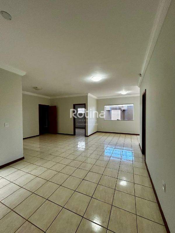 Casa para alugar, 3 quartos em Uberlândia no bairro Morada da Colina no valor de R$ 6.500,00 - Rotina Imobiliária: 