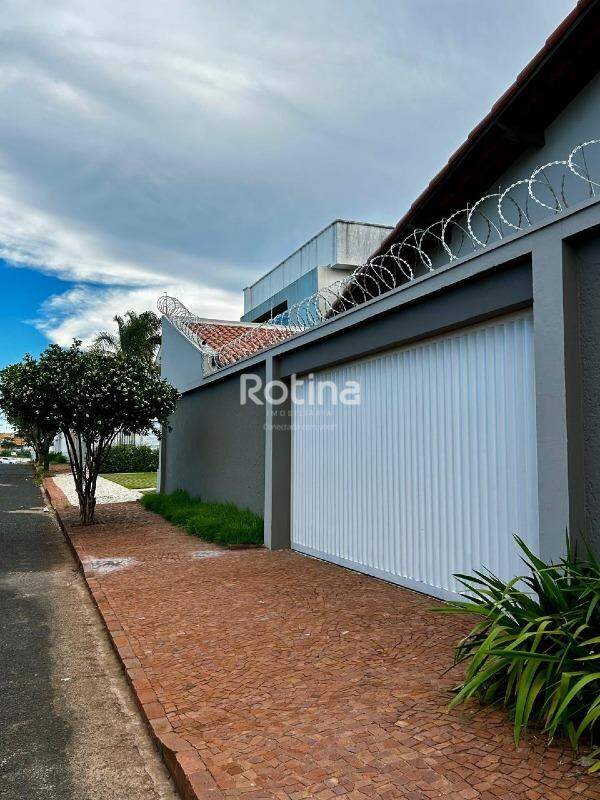 Casa para alugar, 3 quartos em Uberlândia no bairro Morada da Colina no valor de R$ 6.500,00 - Rotina Imobiliária: 