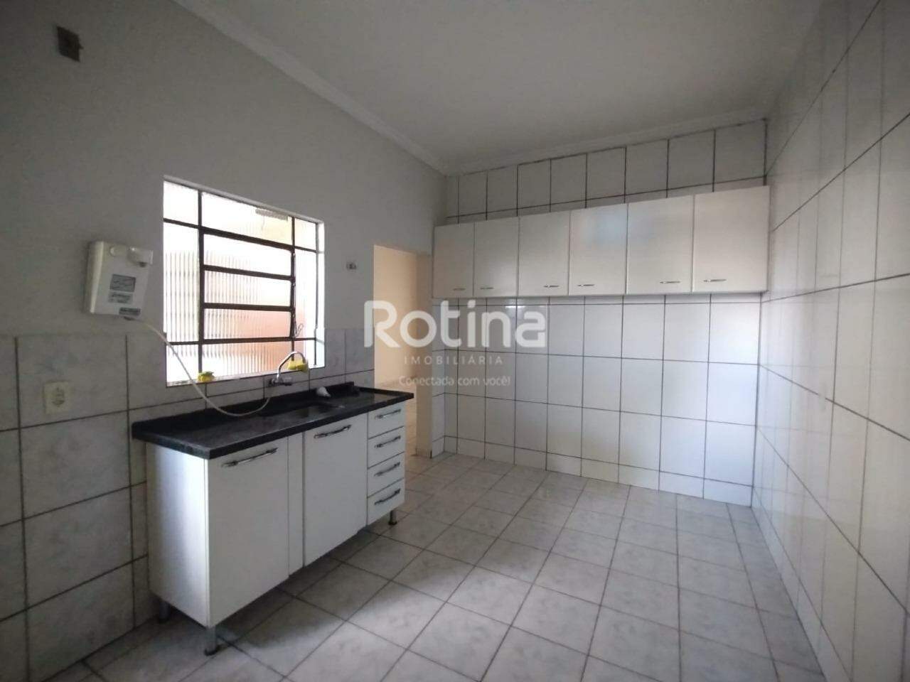 Casa para alugar, 2 quartos em Uberlândia no bairro Brasil no valor de R$ 1.200,00 - Rotina Imobiliária: 