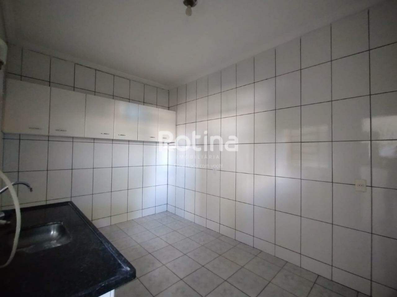 Casa para alugar, 2 quartos em Uberlândia no bairro Brasil no valor de R$ 1.200,00 - Rotina Imobiliária: 