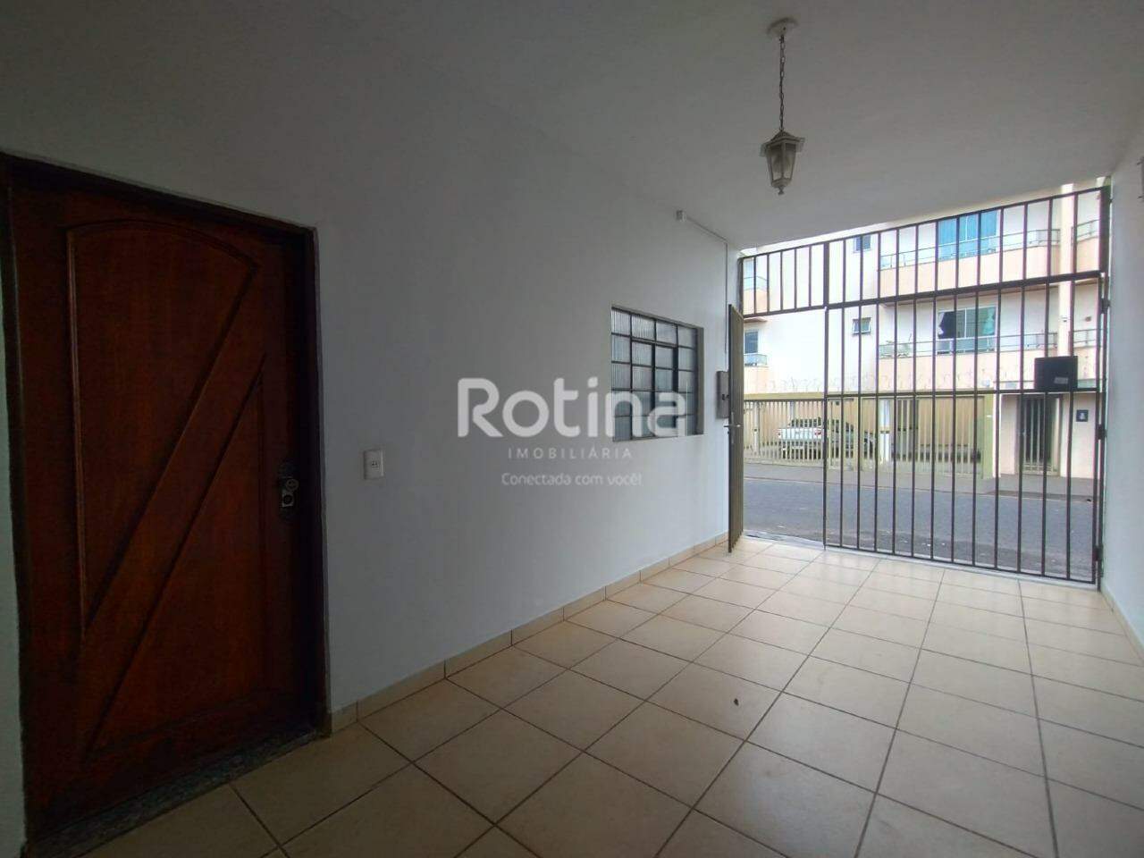 Casa para alugar, 2 quartos em Uberlândia no bairro Brasil no valor de R$ 1.200,00 - Rotina Imobiliária: 