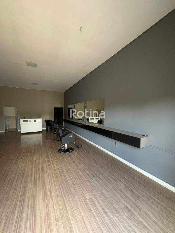 Loja para alugar, em Uberlândia no bairro Loteamento Monte Hebron no valor de R$ 2.700,00 - Rotina Imobiliária: 
