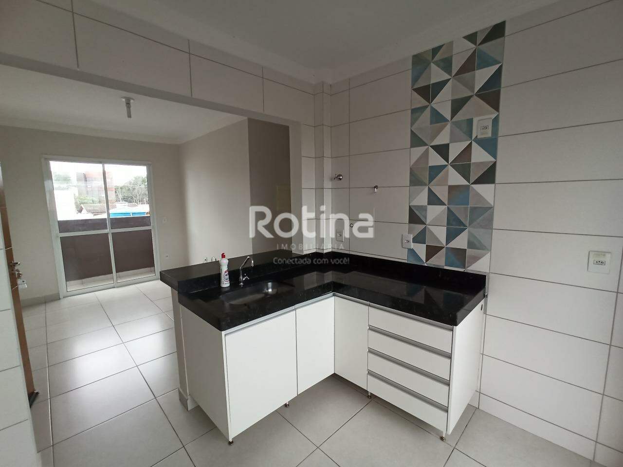 Apartamento para alugar, 2 quartos em Uberlândia no bairro Umuarama no valor de R$ 1.800,00 - Rotina Imobiliária: 