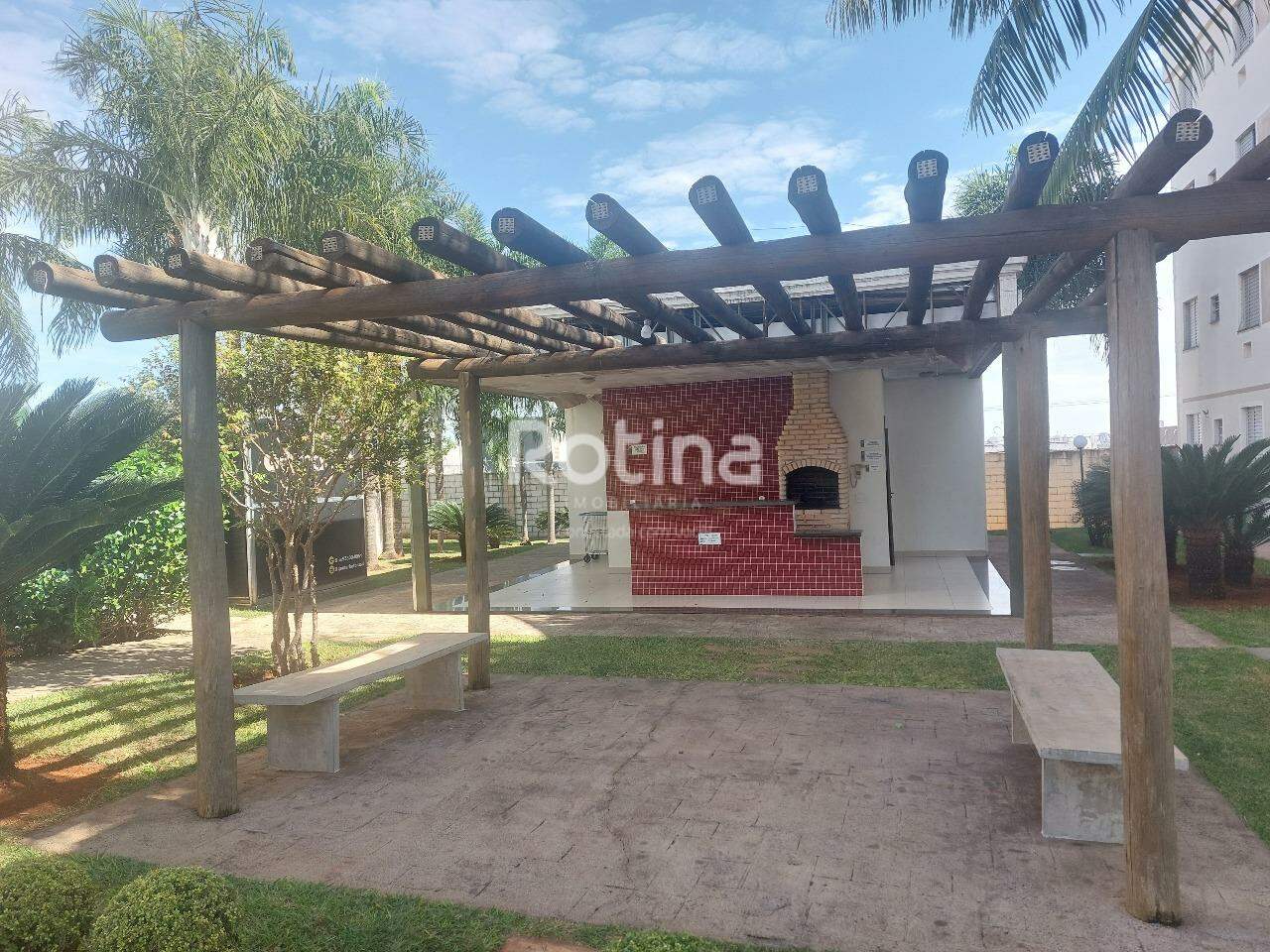 Apartamento para alugar, 2 quartos em Uberlândia no bairro Aclimação no valor de R$ 2.000,00 - Rotina Imobiliária: 