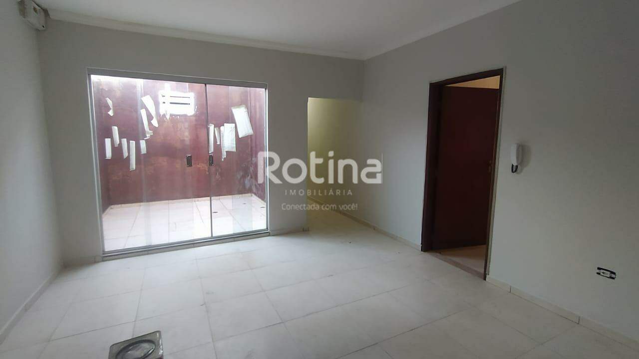 Casa para alugar, 3 quartos em Uberlândia no bairro Brasil no valor de R$ 3.000,00 - Rotina Imobiliária: 