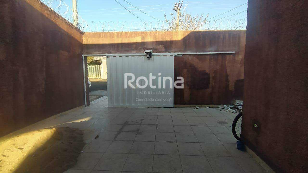 Casa para alugar, 3 quartos em Uberlândia no bairro Brasil no valor de R$ 3.000,00 - Rotina Imobiliária: 