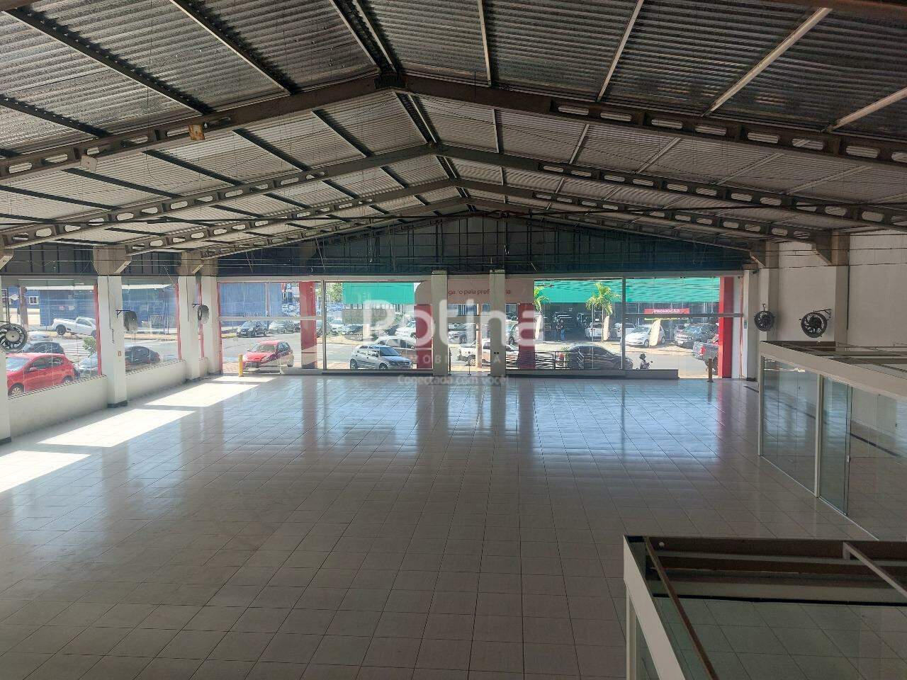 Loja para alugar, em Uberlândia no bairro Brasil no valor de R$ 55.000,00 - Rotina Imobiliária: 