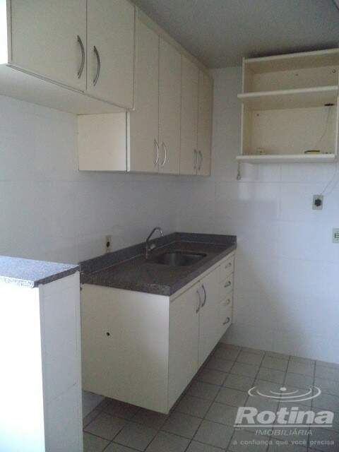 Apartamento para alugar, 3 quartos em Uberlândia no bairro Martins no valor de R$ 1.600,00 - Rotina Imobiliária: 0534081c.jpg