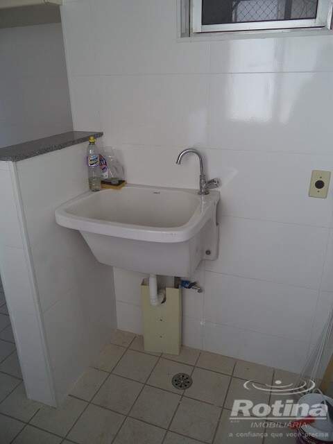 Apartamento para alugar, 3 quartos em Uberlândia no bairro Martins no valor de R$ 1.600,00 - Rotina Imobiliária: 0534081e.jpg