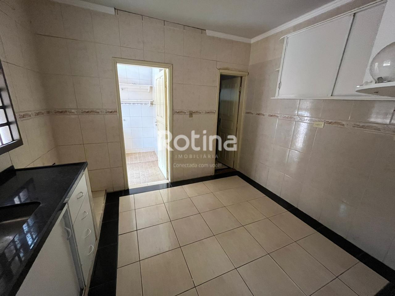 Casa para alugar, 2 quartos em Uberlândia no bairro Tabajaras no valor de R$ 1.200,00 - Rotina Imobiliária: 