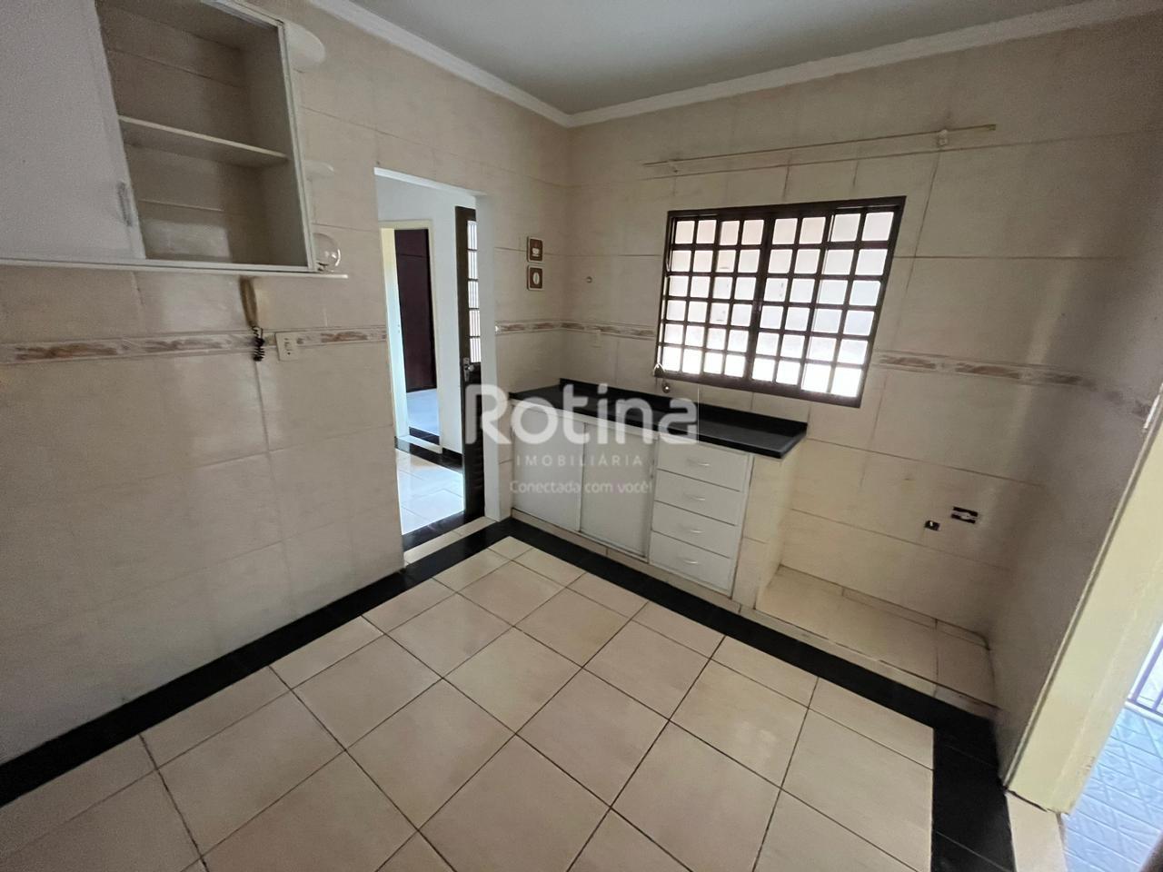 Casa para alugar, 2 quartos em Uberlândia no bairro Tabajaras no valor de R$ 1.200,00 - Rotina Imobiliária: 