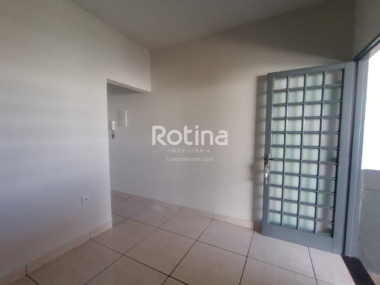 Casa para alugar, 3 quartos em Uberlândia no bairro Brasil no valor de R$ 1.500,00 - Rotina Imobiliária: 