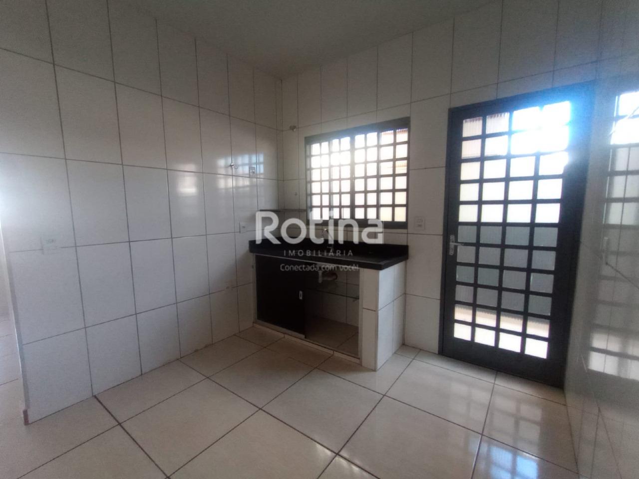 Casa para alugar, 3 quartos em Uberlândia no bairro Brasil no valor de R$ 1.500,00 - Rotina Imobiliária: 