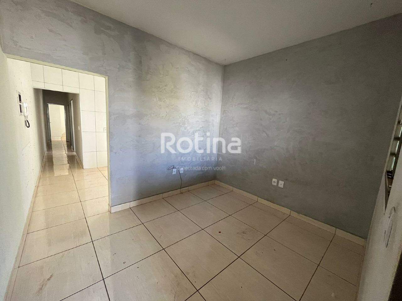 Casa para alugar, 3 quartos em Uberlândia no bairro Brasil no valor de R$ 1.500,00 - Rotina Imobiliária: 