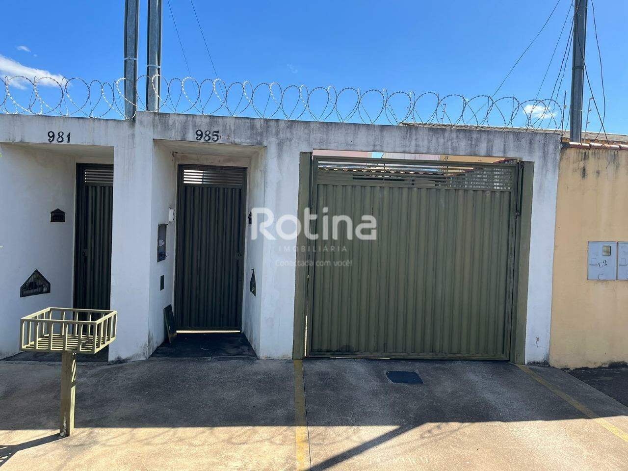 Casa para alugar, 3 quartos em Uberlândia no bairro Brasil no valor de R$ 1.500,00 - Rotina Imobiliária: 