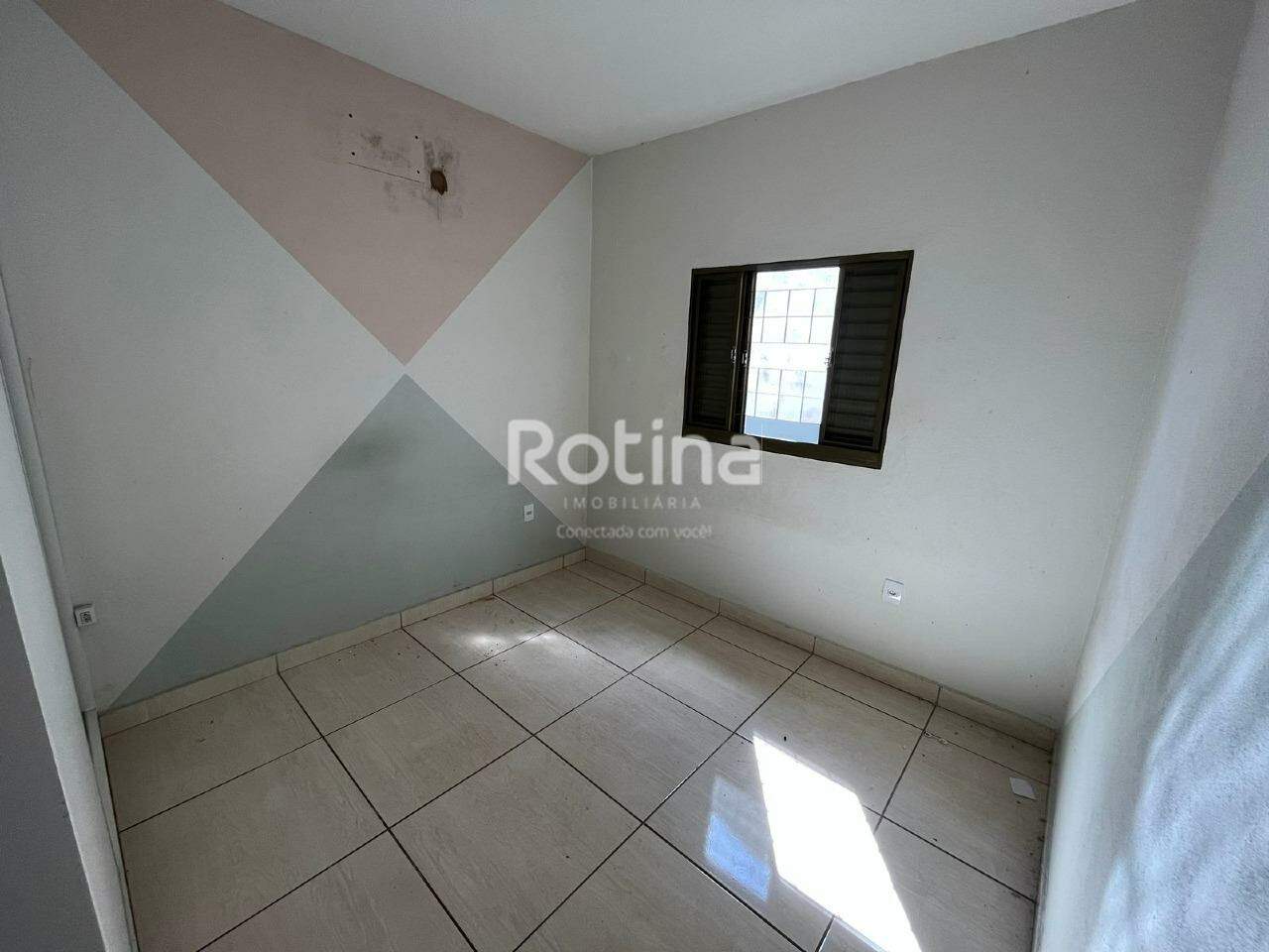 Casa para alugar, 3 quartos em Uberlândia no bairro Brasil no valor de R$ 1.500,00 - Rotina Imobiliária: 