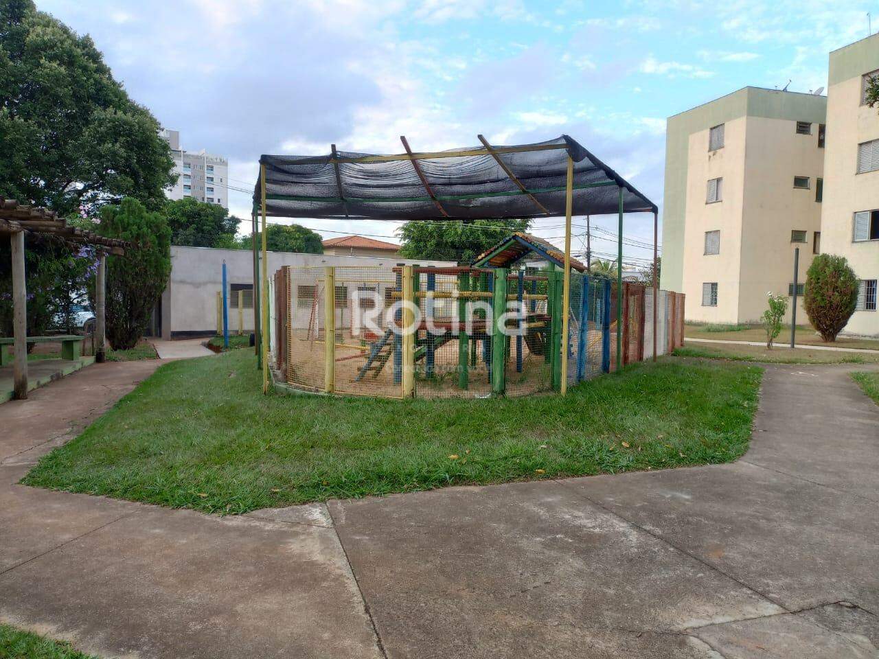 Apartamento para alugar, 3 quartos em Uberlândia no bairro Alto Umuarama no valor de R$ 1.800,00 - Rotina Imobiliária: 
