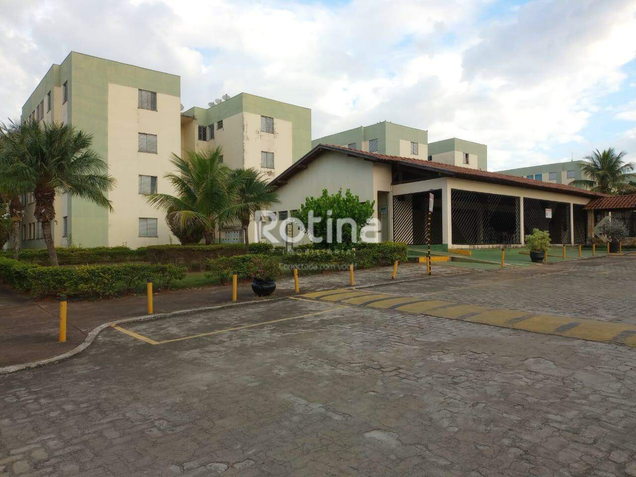 Apartamento para alugar, 3 quartos em Uberlândia no bairro Alto Umuarama no valor de R$ 1.800,00 - Rotina Imobiliária: 