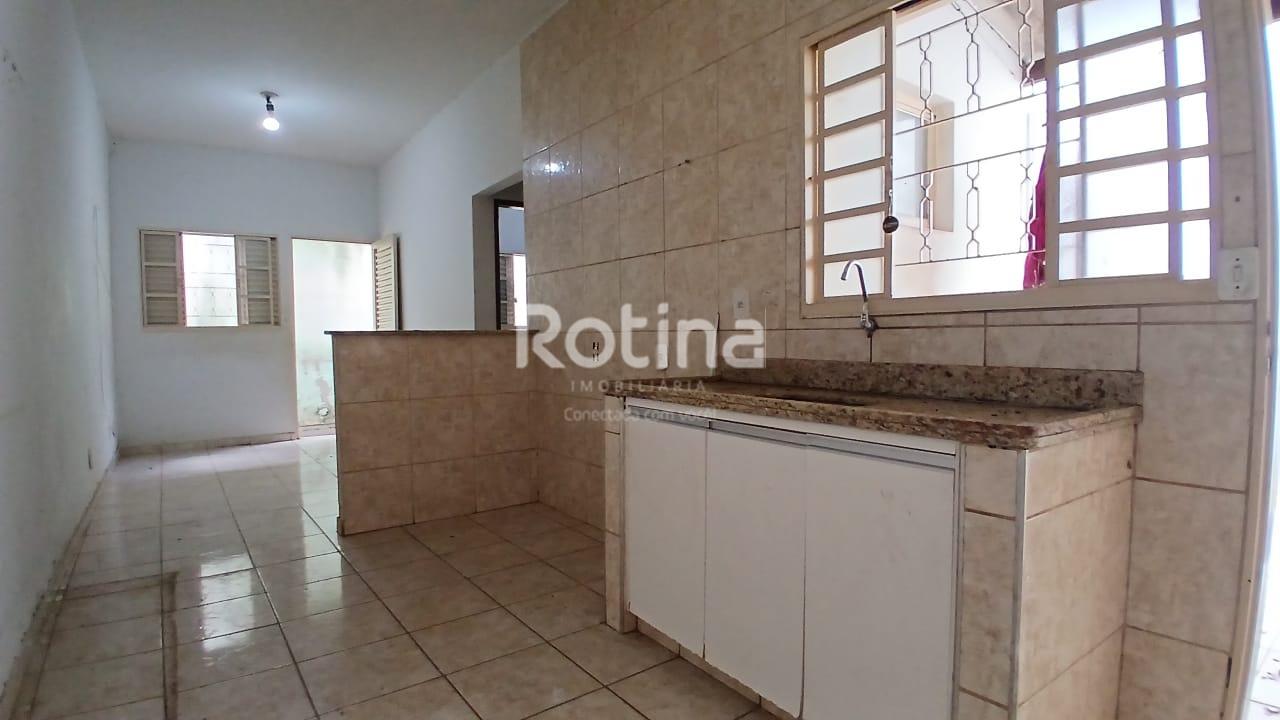 Casa para alugar, 2 quartos em Uberlândia no bairro Pampulha no valor de R$ 1.000,00 - Rotina Imobiliária: 