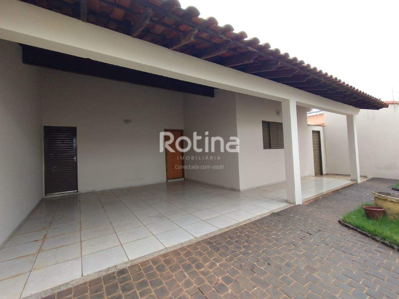Casa para alugar, 4 quartos em Uberlândia no bairro Presidente Roosevelt no valor de R$ 3.500,00 - Rotina Imobiliária: 
