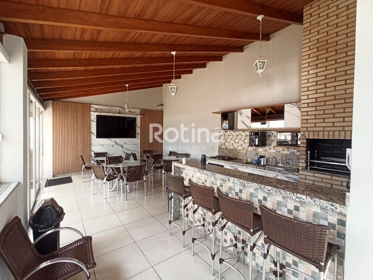 Apartamento para alugar, 3 quartos em Uberlândia no bairro Umuarama no valor de R$ 2.300,00 - Rotina Imobiliária: 