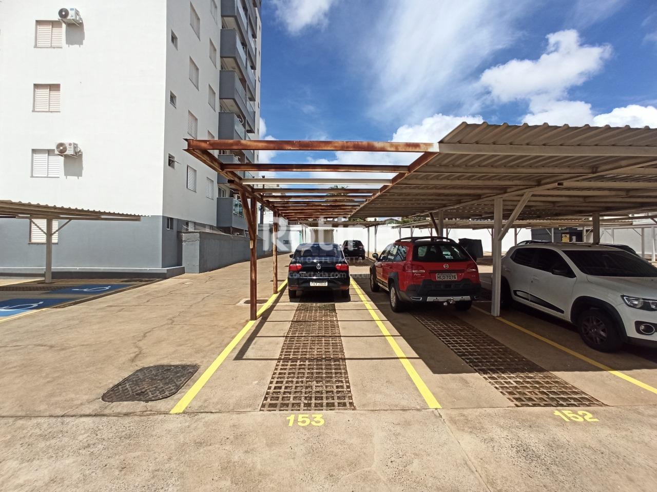 Apartamento para alugar, 3 quartos em Uberlândia no bairro Umuarama no valor de R$ 2.300,00 - Rotina Imobiliária: 