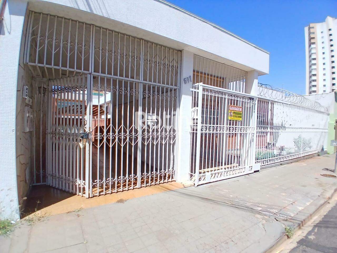 Casa para alugar, 5 quartos em Uberlândia no bairro Martins no valor de R$ 3.000,00 - Rotina Imobiliária: 