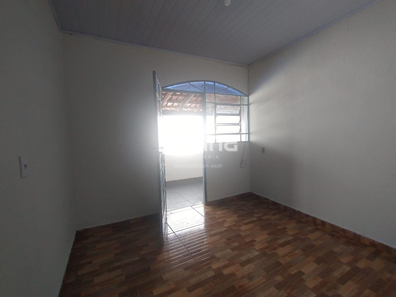 Casa para alugar, 4 quartos em Uberlândia no bairro Jaraguá no valor de R$ 1.350,00 - Rotina Imobiliária: 