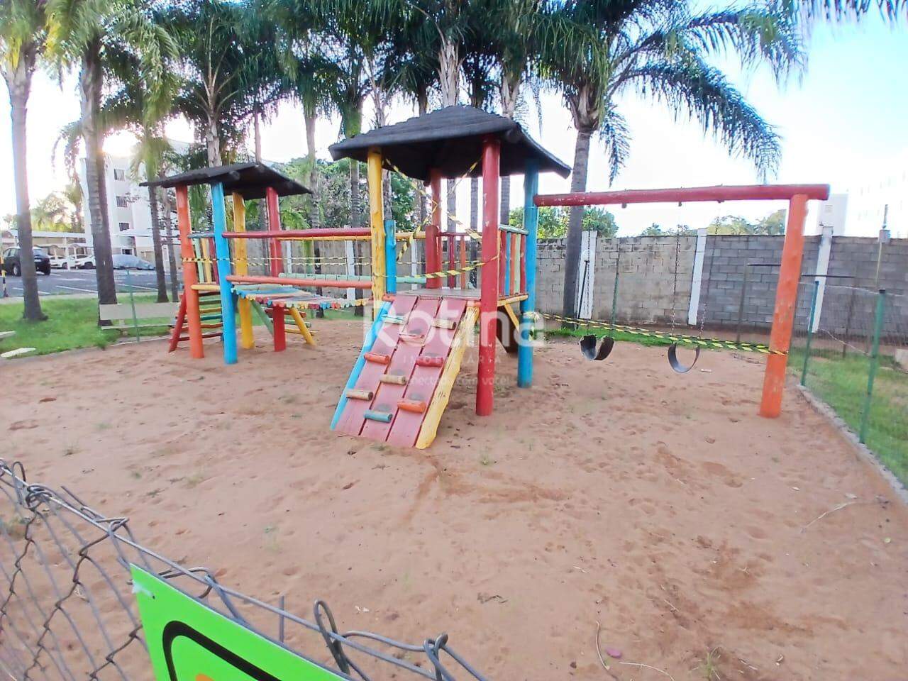 Apartamento para alugar, 2 quartos em Uberlândia no bairro Chacaras Tubalina e Quartel no valor de R$ 1.000,00 - Rotina Imobiliária: 