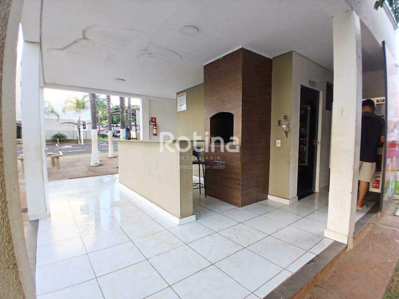 Apartamento para alugar, 2 quartos em Uberlândia no bairro Chacaras Tubalina e Quartel no valor de R$ 1.000,00 - Rotina Imobiliária: 