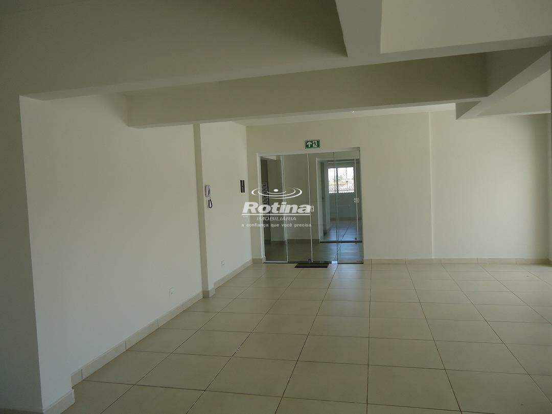 Apartamento para alugar, 3 quartos em Uberlândia no bairro Presidente Roosevelt no valor de R$ 2.500,00 - Rotina Imobiliária: 