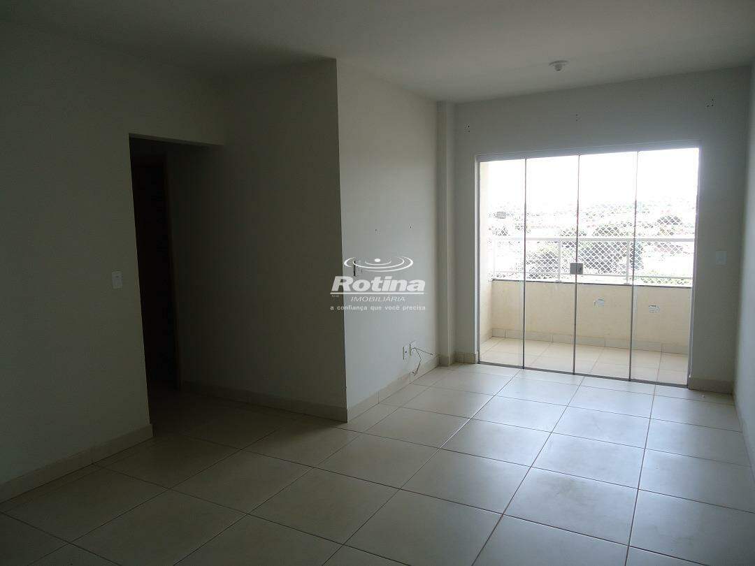 Apartamento para alugar, 3 quartos em Uberlândia no bairro Presidente Roosevelt no valor de R$ 2.500,00 - Rotina Imobiliária: 