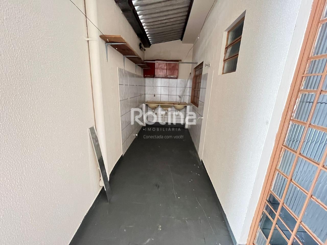 Casa para alugar, 2 quartos em Uberlândia no bairro Brasil no valor de R$ 1.450,00 - Rotina Imobiliária: 