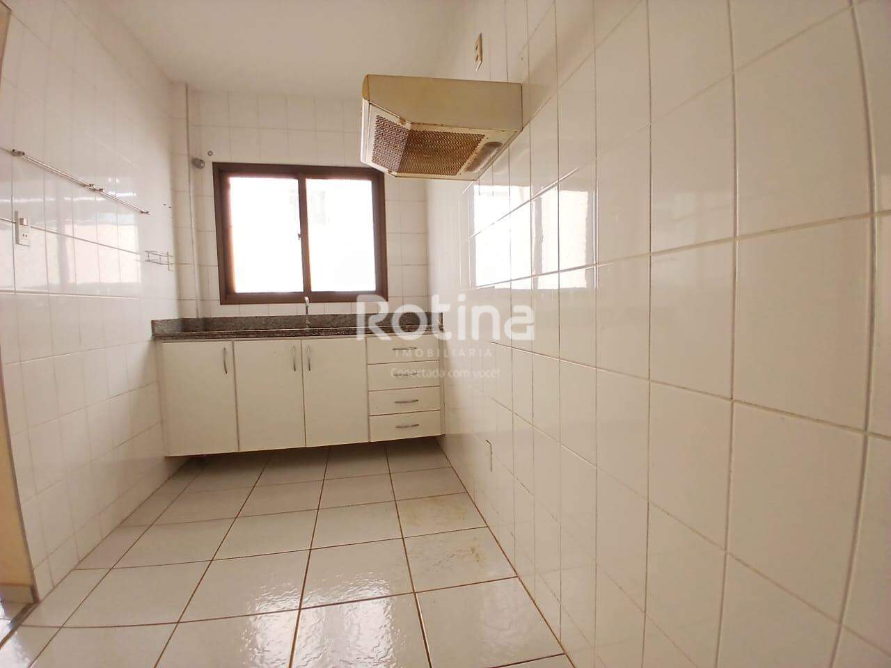 Apartamento para alugar, 2 quartos em Uberlândia no bairro Santa Mônica no valor de R$ 1.400,00 - Rotina Imobiliária: 